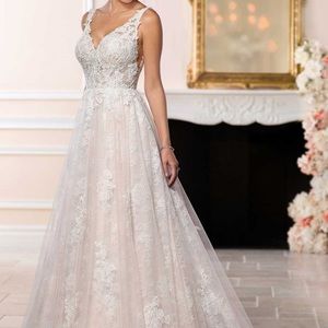 Never Worn- Stella York Wedding Dress